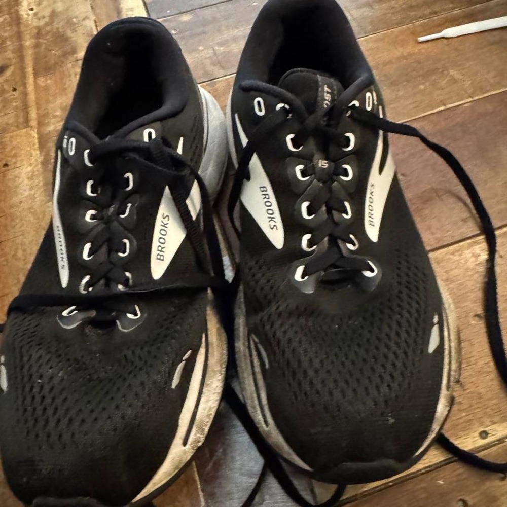 Brooks Ghost 15 Mens Running Shoes Black White 1203801B012 Size 8.5